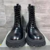 Fashion Man Round Toe Boot Boot épais Bottom Hommes Bottes de créateurs noirs