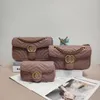 Designer -Tasche Unterarm rosa Tasche für Frau Luxurys Handtasche Damen Nylon Bag Modes Messenger Bag Crossbody Geldbörse Clutch Tote Tasche 01