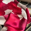 Bandanas Durag 2023 automne hiver Nouveau écharpe de soie imitée Femmes 70 * 70cm Petit bandeau écharpe extérieure décorer Soft Sqaure Scarf Hijab LA J240516
