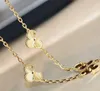 2024 v Gold Material Luxury Quality Charm Punk Pendant Collier avec 10pcs Flower Forme Designer Bijoux Gift Have Stamp Box PS3752B