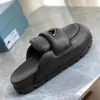 Topkwaliteit buiten sandaal reisleer schoenen zwart zonnige zomer slipper mans designer schuifregelaars lopen muilezel strand casual witte loafer dames glijden luxe sandale flat