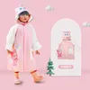 Jackor 2023 Fashion Kids Raincoat Waterproof Jackets 2 14 år gamla barn Päls 230704