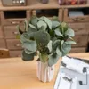 Flores decorativas planta artificial interior 6 pçs realista eucalipto vegetação hastes vibrantes sem manutenção falso para casa natural