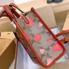Designer Cross Body Tote Bag Caoches Print Luxus Handtasche Frauen Erdbeere Blume Schulter Taschen Damen Mode Brief Totes