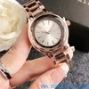 Luxury Rad Fashion Brand Wrist Watch for Women Lady Girl Style Steel Metal Band Quartz Men Watches Tom 2024 Gratis frakt