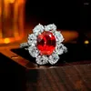 Cluster Rings Light Luxury Red Treasure Flower 925 Pure Silver High Carbon Diamond Ring Set Retro Europeisk och amerikansk stil