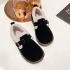 Chaussures de coton pour femmes à plat automne et hiver nouvelle mode solide de surface givrée avec une toison d'agneau chaussures plates chaudes et non glissantes