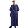 Robe musulmane Ramadan Abayas Dubaï Kaftan décontracté Robe en satin à rayures Costume islamique à manches courtes Jubba Thobe pour hommes Moyen-Orient 240328