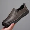 Sapatos casuais estilo americano homem confortável moda mocassins de luxo homens couro verão respirável oco para fora