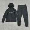 Sprężyna i jesień męska kurtka z kapturem Suit Sports Sports Jogging Twopiece Set 240328