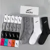À venda meias designers esportes meias longas de tamanho curto de tamanho sólido cor preto branco cinza algodão respirável para homem e mulheres jogando futebol de basquete