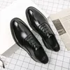 Chaussures habillées 2024 Hommes Printemps Slip-on Lofter Pois Business Casual Cuir Tendance Jeunes hommes
