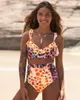 Damen-Bademode 2023 Neues Schulter-Plissee-Bikini-Set mit bedrucktem Blumen-Badeanzug für Damen, sexy Badebekleidung mit hoher Taille, Biquini für Damen, Strandkleidung J240330