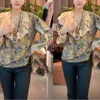 女性用ブラウスシャツエレガントなVネックレースパッチワークシャツ2023春/夏韓国のルーズフィッティング女性長袖レトロ印刷shirtl240328