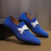 Zapatos casuales que venden gamuza para hombres en Europa América Mocasines de suela blanda Vestido azul lujoso Banquete Boda