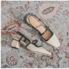 Stijlvolle zomersandaal dames dikke hakvormige nisontwerp hoge damesschoenen kleuraanpassing contrast mode baotou sandalen 240228