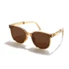 Óculos de sol clássico designer de luxo 2024 novo verão dobrável óculos de sol moda proteção solar senhoras premium sentido óculos com caso