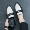 Zapatos informales, mocasines de primavera para hombre, cuero brillante de calidad, punta redonda, sin cordones, tendencias de moda, modelo, zapato de vestir, fiesta, club nocturno