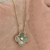 العلامة التجارية 15mm Clover Necklace Charm Single Flower Flower Vans Cleef Necklace Luxury Diamond Agate 18K قلادة مصممة ذهبية