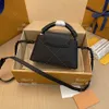 Omuz Çantaları Üst Tasarımcı Crossbody Çantalar Doğu-Batı Mini Çanta Cowhide Deri 10A 1: 1 Ayna Yüksek Kaliteli Zincir Çantası Tuval Çantası WL312