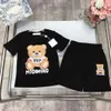 vestiti per bambini set t-shirt per bambini set firmati per bambini vestiti per bambini di lusso nuovi pantaloncini estivi Manica con orso Strisce classiche 90-160 dhgate