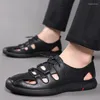 Freizeitschuhe Sommer Sandale Männer aushöhlen weiches Leder atmungsaktive Sandalen rutschfeste Wohnungen unten handgefertigte Flut-Design-Schuhe