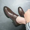 Scarpe eleganti da uomo in pelle nera primaverile traspirante soletta con rialzo di altezza per giovani abbigliamento casual da lavoro matrimonio