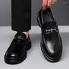 Sapatos casuais primavera sapato de couro genuíno para homens homens negócios planos casamento formal deslizamento-on cavalheiro elegante