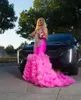 Superbe robe de bal sirène rose Barbie pour femmes noires, robes de soirée formelles en cristal perlé, robes africaines froncées à plusieurs niveaux élégantes pour les occasions spéciales