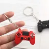 Keychains Lanyards Creative Video Game Handle Keychain Simulation Game Joystick Model Key Chain Hanging Car Key Ring Couple Key Holder Trinket Gift J240330