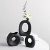 Vases Vase en céramique noir blanc simple créatif design nordique fait à la main décoration artistique salon modèle décor à la maison