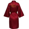 61W7 Sexy Pajamas Sexy Bourgogne Robe Bride Kimono Satin Robe Femmes Bathrobe Robe Robe Sœur Mother of the Bride Groom Bridesmaid Robes 2404101