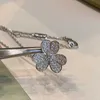 Oryginalność marki Wysoka wersja wykwintna rzeźbiona van Lucky Full Diamond Clover Naszyjnik wróżka grube platowane 18 -karatowe złoto biżuteria na żywo