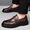 Sapatos casuais primavera sapato de couro genuíno para homens homens negócios planos casamento formal deslizamento-on cavalheiro elegante
