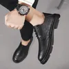 Sapatos casuais 2024 artesanais homens oxford couro brogue vestido clássico negócio formal para homem casamento noivo