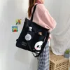 Omuz Çantaları Kadın Tuval Çantaları 2024 Kız Alışveriş Yapan Çantalar Moda Günlük Çizgi Panda Baskı Büyük Kapasiteli Crossbody