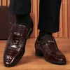 Scarpe casual Mocassini sociali da uomo d'affari di lusso in pelle di alta qualità superiore per uomo 2024 Mocassini Abito da esterno di moda