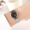 Horloges Luxe vrouwelijke horloges Mode quartz horloge voor dames Klok Pols Wit Zwart Roestvrij stalen band Klassieke geschenken