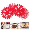 Oreiller 4 PCS Desk Mat Desktop Christmas Coasters Home Flock Dry Snowflakes Cup Decorative Placemat Decorations for Anti-Scald