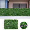 装飾的な花人工植物草の庭のフェンス木製の壁背景中庭の窓バルコニー装飾階段のための飾り