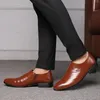 Elbise ayakkabıları erkekler deri iş boş zamanlar düz renkli erkekler vintage resmi zarif ofis bayan