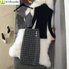 Arbetsklänningar Autumn och Winter Fashion Women's Set 2024 Korean Knitwear Top Woolen kjol ålder och minskar tre stycken