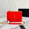 Tasarımcı Çanta Moda Çantaları Kadın Altın Tokalı Mektup Tek Omuz Çantası Totes Kadın Moda Crossbody Çanta Deri Zarf Eşekçi Altın Zincir Siyah Klasik