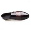 Sapatos de vestido Homens Oxford Business Soft Casual Couro Respirável Homens Pointy Mocassins Flats Zip Slip-on Driving