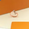 18K Gold V marka prosta projektant Pierścień dla kobiet luksusowe zaręczyny Pierścienie miłosne Pierścienie biżuterii