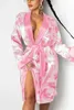 5xox Sexy Pyjama Womens Satin Robe Trendy Dollar Print Long Sleeve Silky Kimono Bademantel Nachtwäsche mit Gürtel 2404101