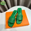 صندل مصمم للنساء شريحة Slippers Chypres Sandal Leather Slide Slipper Slide Sliders Sliders Men Womens Platform Slide Summer Flat Beach Sandal Size 35-42