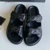 Designer Slipper Dad Sandal Womens Channel Sandals femmes pantoufles chaussures plates de haute qualité Sliders Chaussures décontractées Plateforme Summer Beach Shoe Taille 35-41