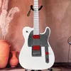 Guitarra eléctrica John 5 Arctic White Ghost TL, cuerpo sólido con detalles en rojo, mástil personalizado y Kill Switch estilo Arcade para un sonido único.