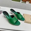 Nuevas sandalias de verano en tela de piel de oveja con tacón escultórico, patrón de baguette de metal, zapatos para exteriores, tallas 35-43 con caja